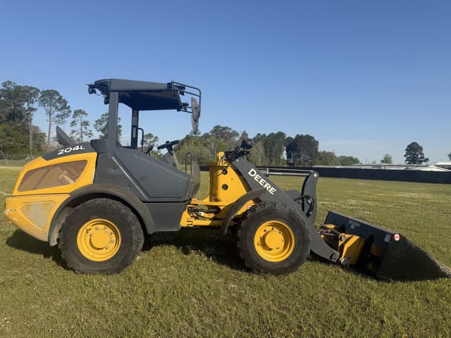 Image of John Deere 204L equipment image 3