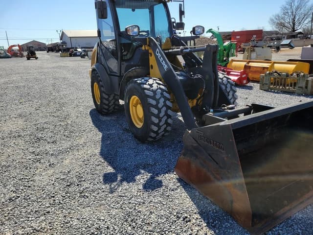 Image of John Deere 204L equipment image 2
