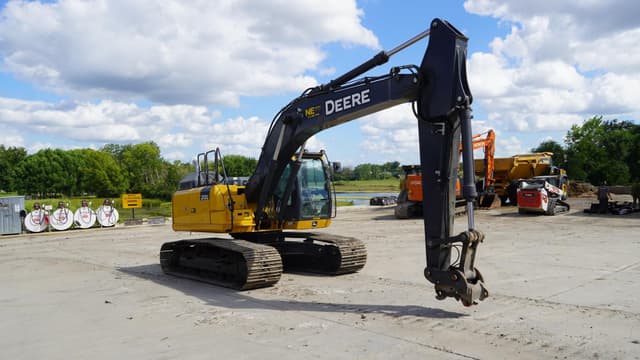 Image of John Deere 210G LC equipment image 4