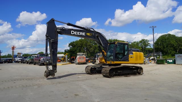 Image of John Deere 210G LC equipment image 3