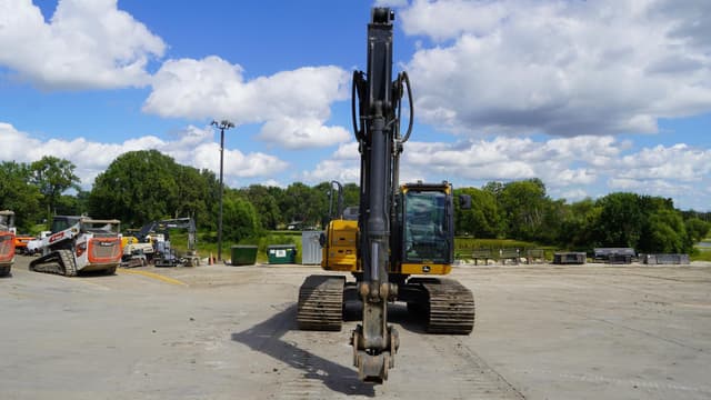 Image of John Deere 210G LC equipment image 3
