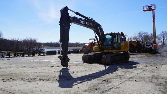 Image of John Deere 210G LC equipment image 1