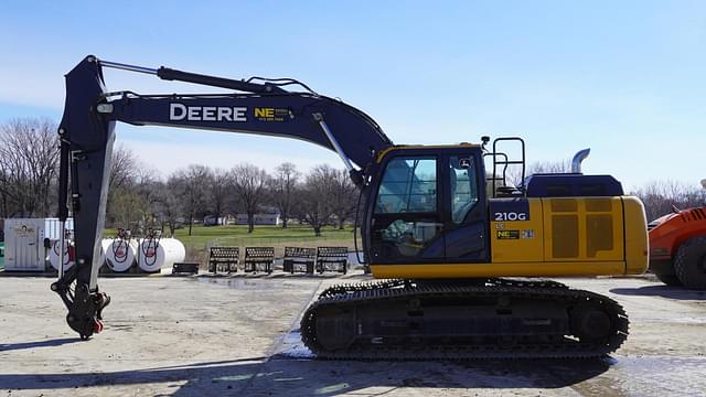 Image of John Deere 210G LC equipment image 2