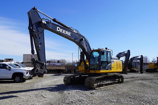 Image of John Deere 210G LC equipment image 1