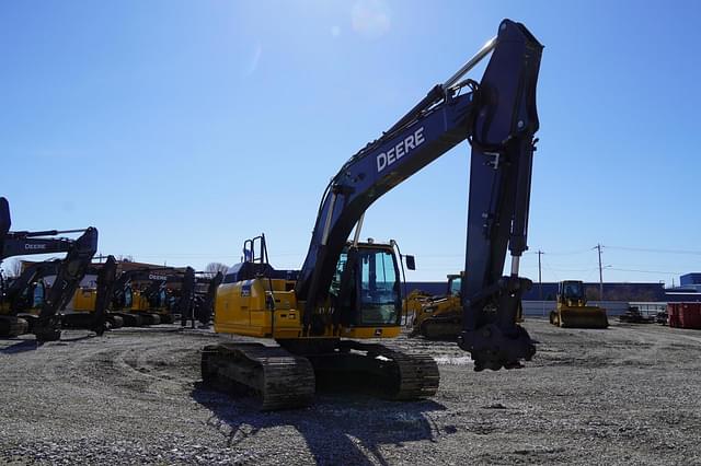 Image of John Deere 210G LC equipment image 3