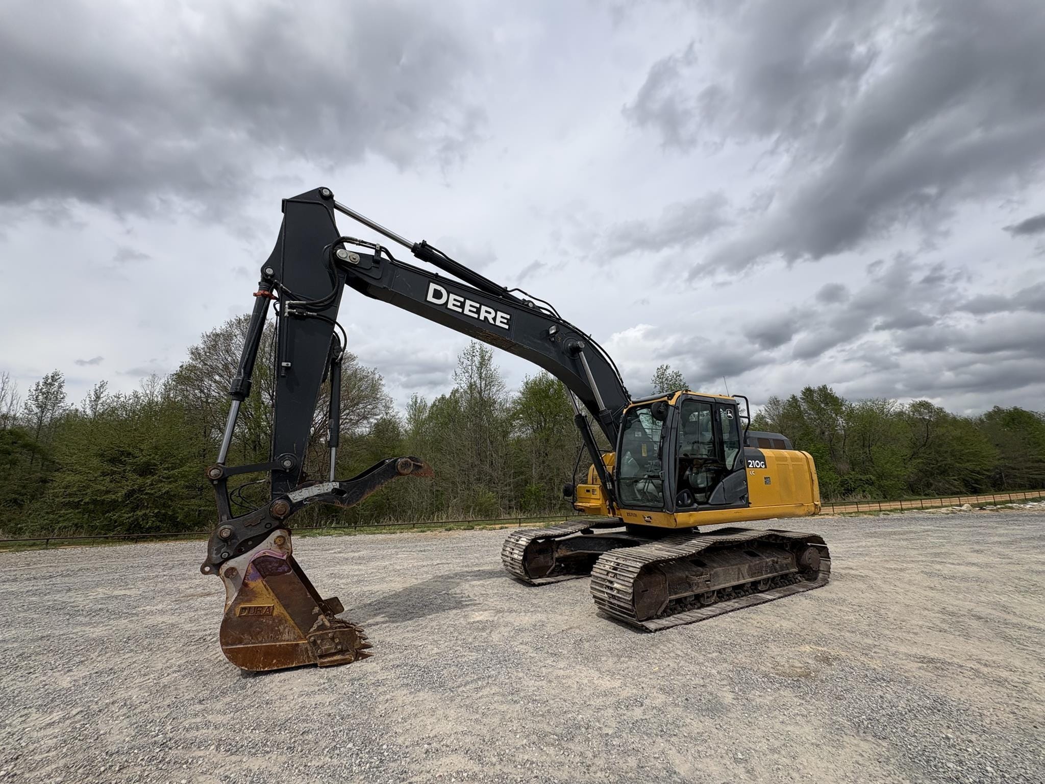 2020 John Deere 210G LC Equipment Image0