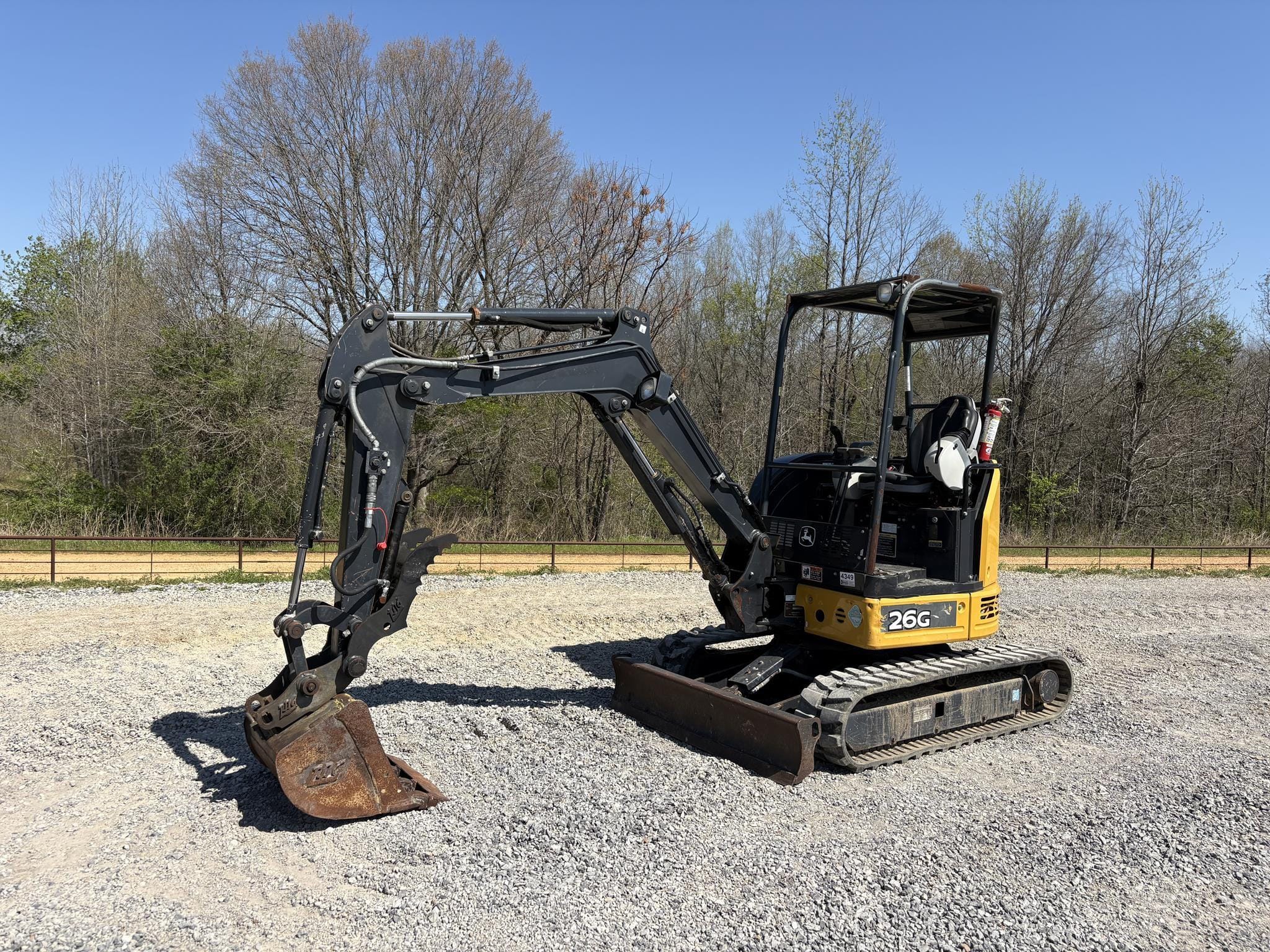 2020 John Deere 26G Equipment Image0