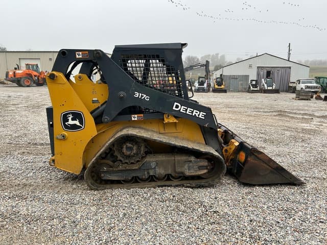 Image of John Deere 317G equipment image 4