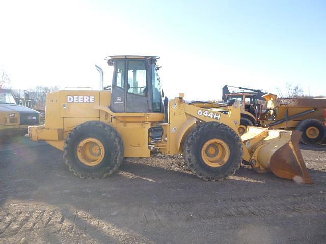 Image of John Deere 644H equipment image 2