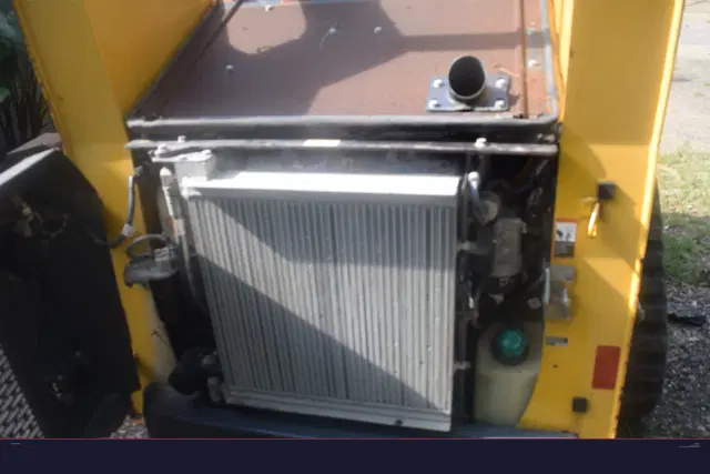 Image of John Deere 317G equipment image 1