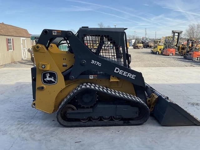 Image of John Deere 317G equipment image 4