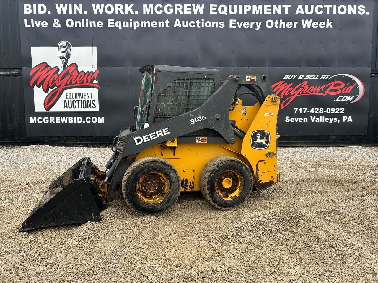 2020 John Deere 318G Equipment Image0