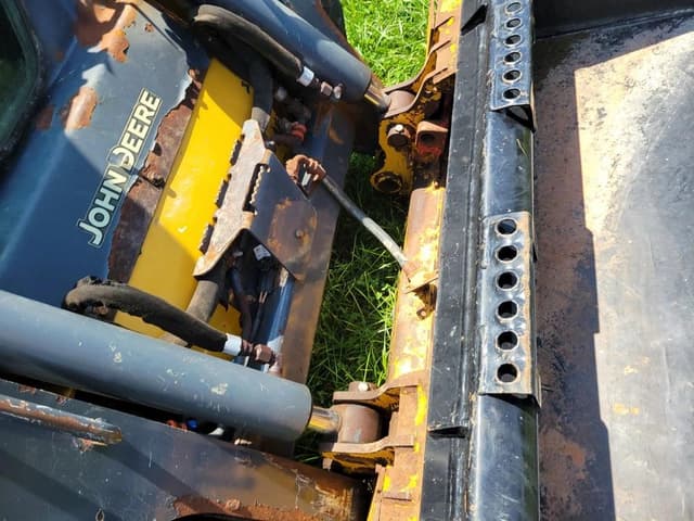 Image of John Deere 318G equipment image 4