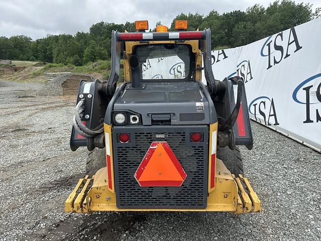 Image of John Deere 320G equipment image 3