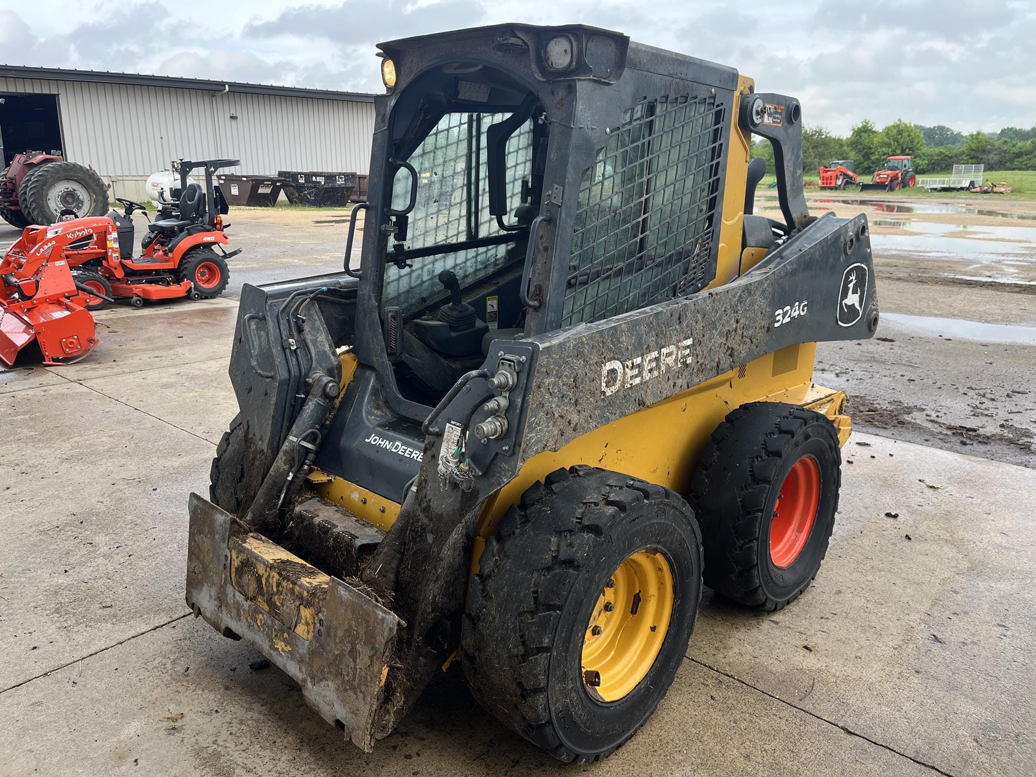 2020 John Deere 324G Equipment Image0