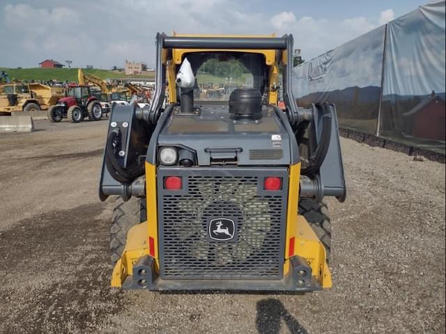 Image of John Deere 324G equipment image 3