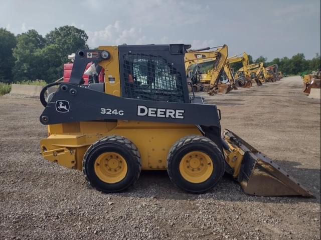 Image of John Deere 324G equipment image 2