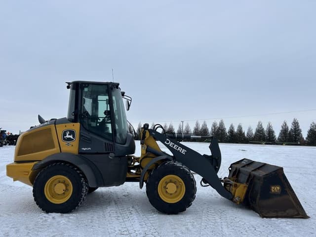 Image of John Deere 324L equipment image 4