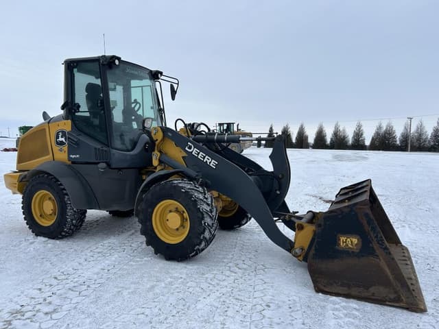 Image of John Deere 324L equipment image 3