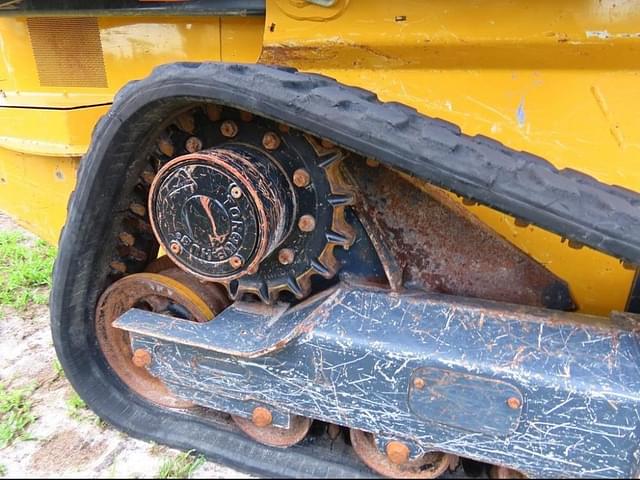 Image of John Deere 325G equipment image 4