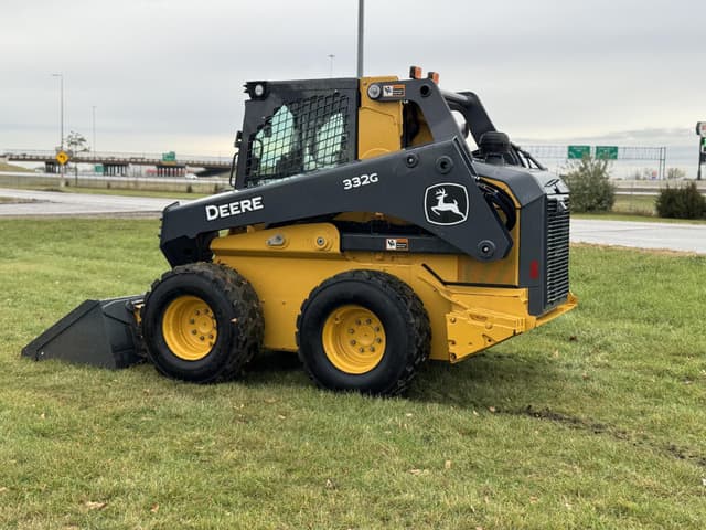 Image of John Deere 332G equipment image 3