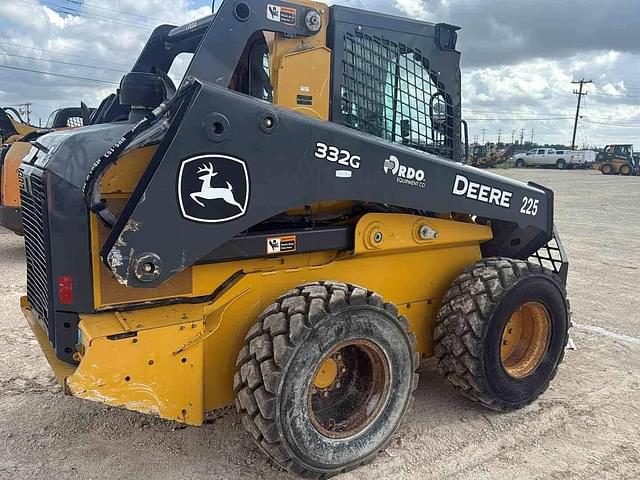 Image of John Deere 332G equipment image 3
