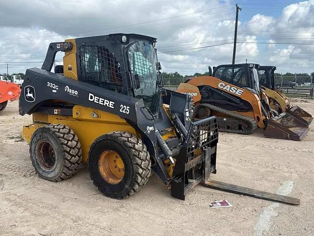 Image of John Deere 332G equipment image 2