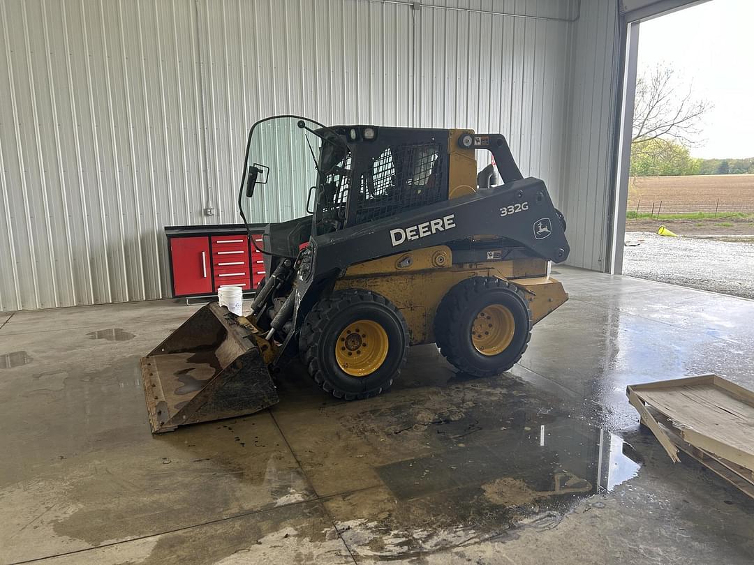 Image of John Deere 332G Primary image