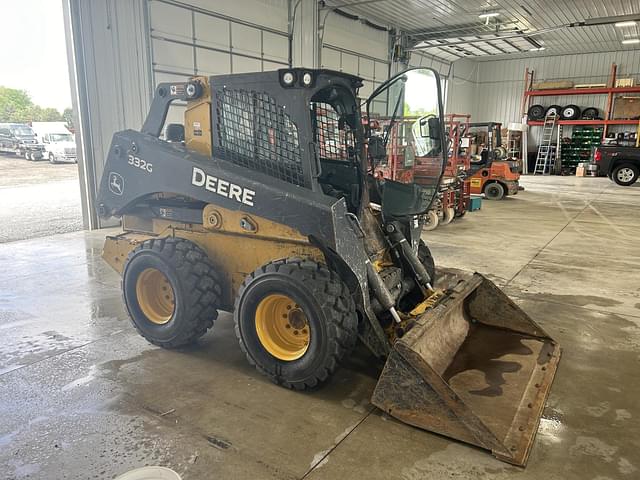 Image of John Deere 332G equipment image 2