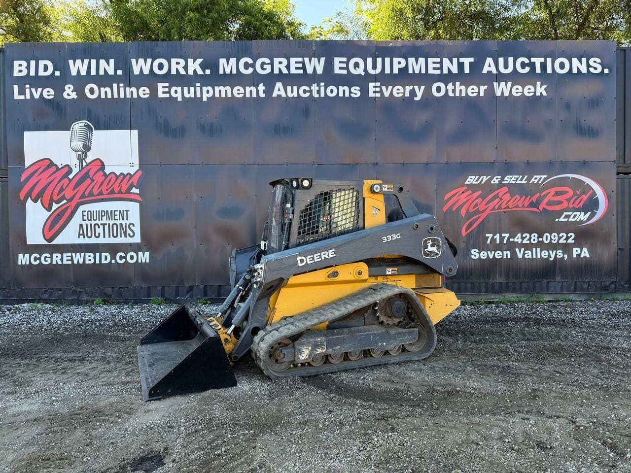 2020 John Deere 333G Equipment Image0