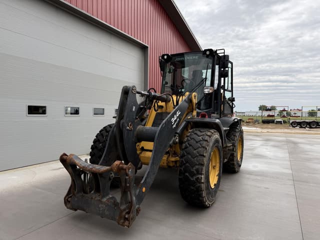 Image of John Deere 344L equipment image 1