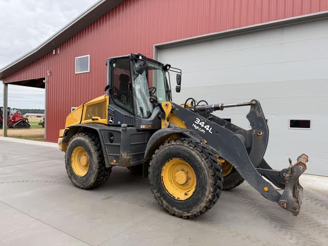 Image of John Deere 344L equipment image 4