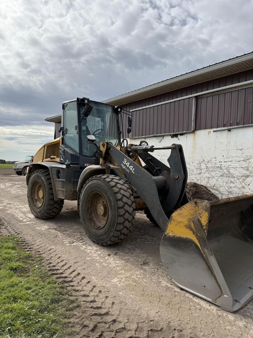 2020 John Deere 344L Equipment Image0