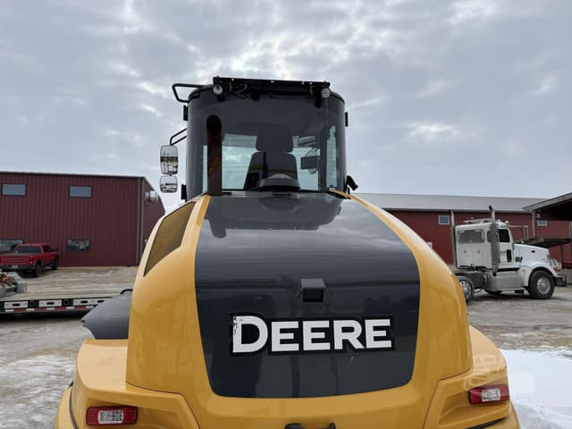 Image of John Deere 344L equipment image 4