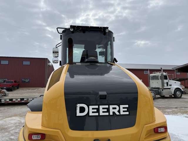 Image of John Deere 344L equipment image 4