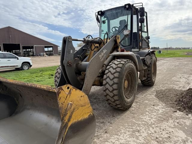 Image of John Deere 344L equipment image 1