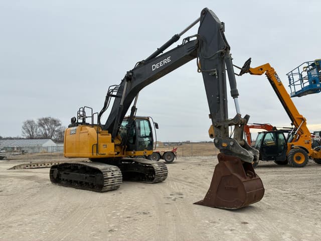 Image of John Deere 345G LC equipment image 3