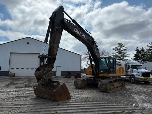 Image of John Deere 350G LC equipment image 3