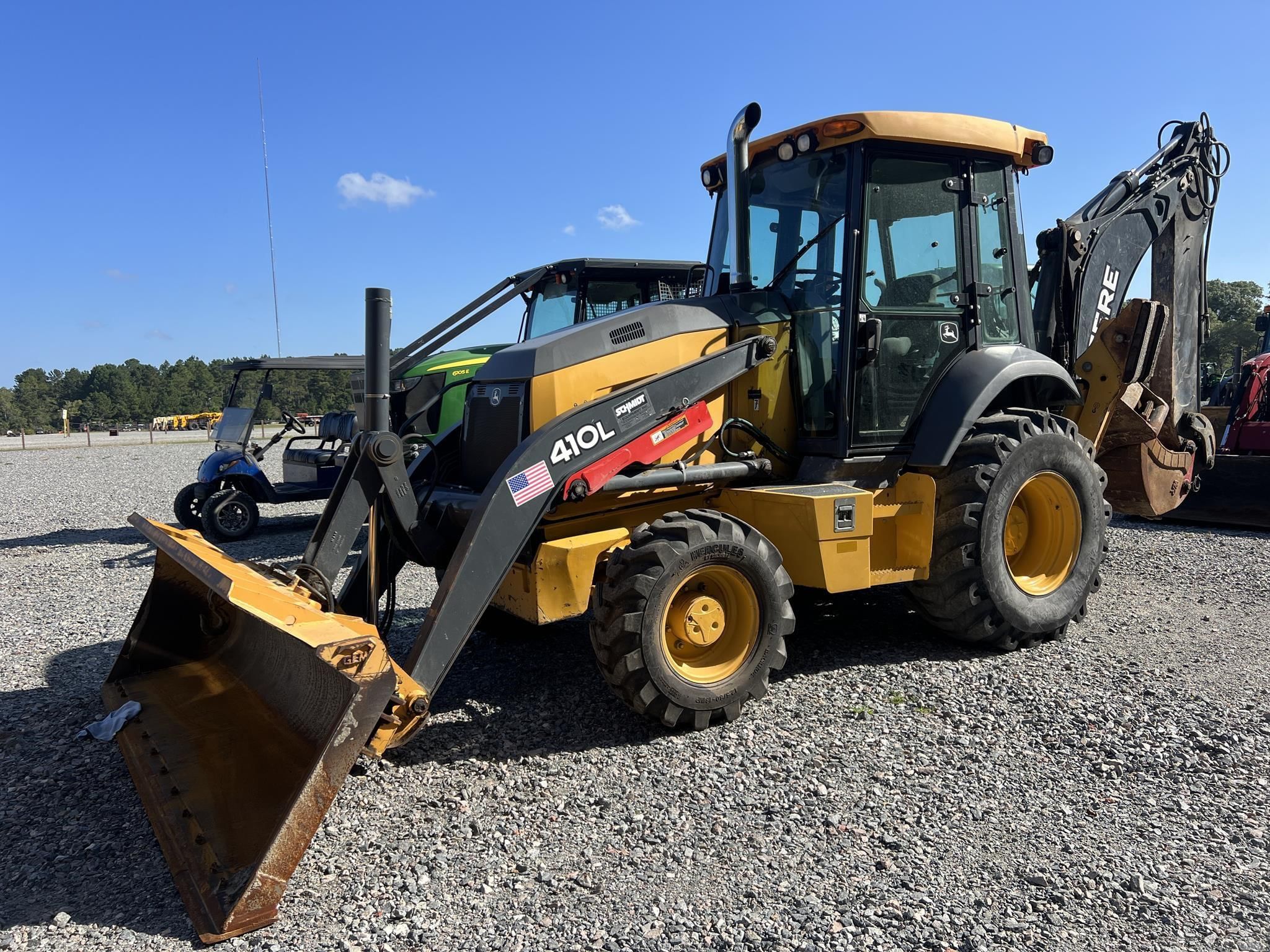 2020 John Deere 410L Equipment Image0