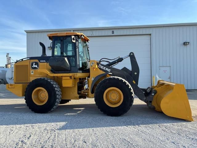 Image of John Deere 524L equipment image 4