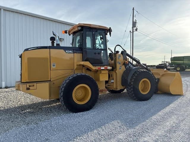 Image of John Deere 624L equipment image 3