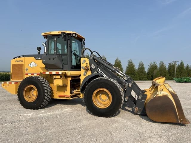 Image of John Deere 624L equipment image 1