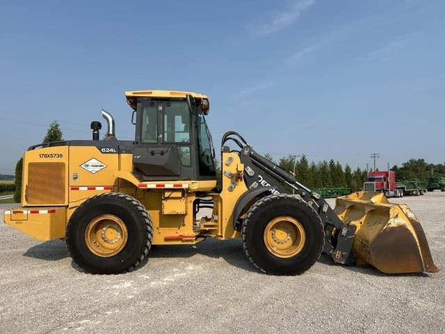 Image of John Deere 624L equipment image 3