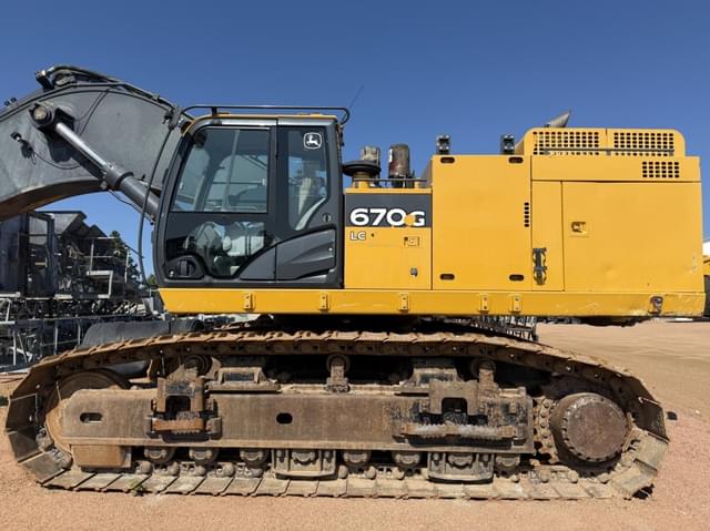 Image of John Deere 670G equipment image 1