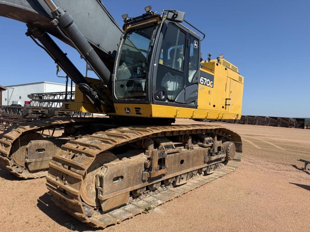 Image of John Deere 670G Primary image