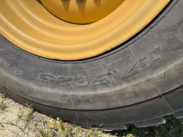 Image of John Deere 670GP equipment image 3