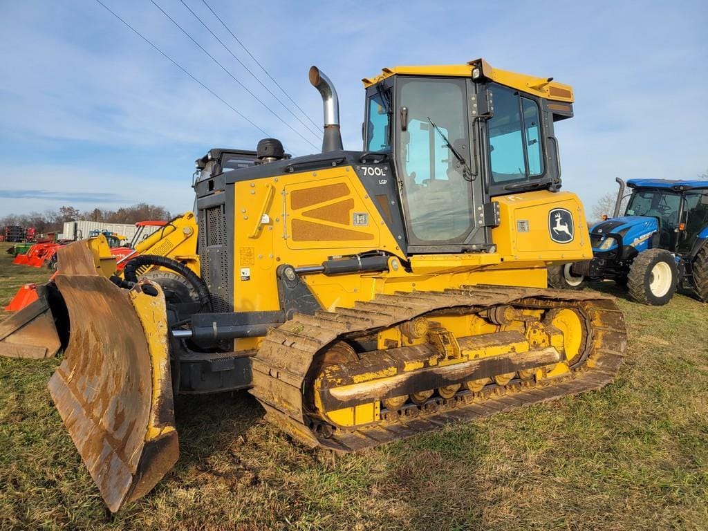 2020 John Deere 700L LGP Equipment Image0