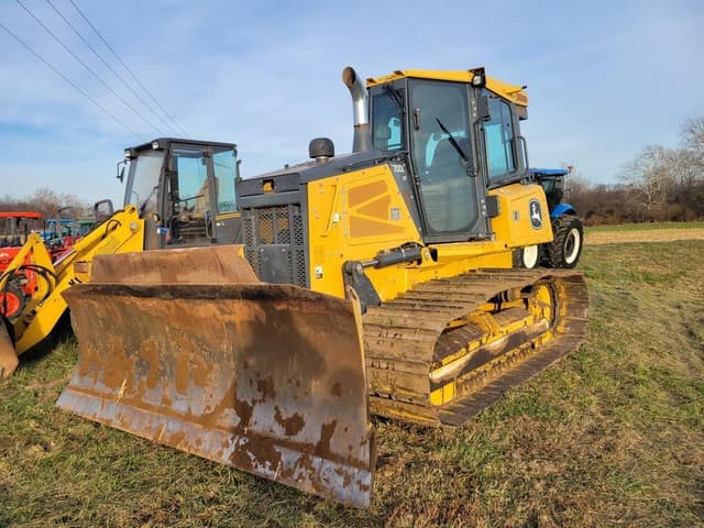 Image of John Deere 700L LGP equipment image 1