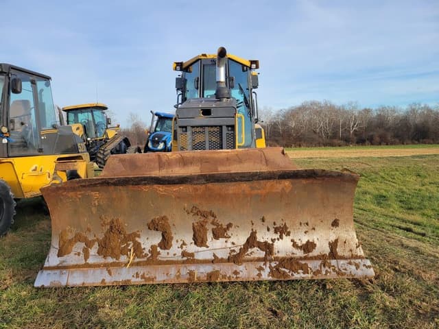 Image of John Deere 700L LGP equipment image 2