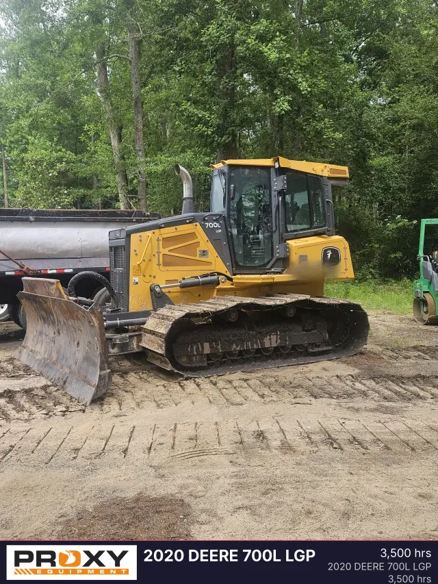 Image of John Deere 700L LGP equipment image 1